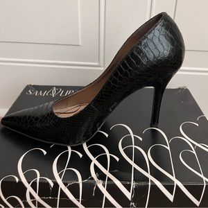 Sam & Libby snake print heels; size 9